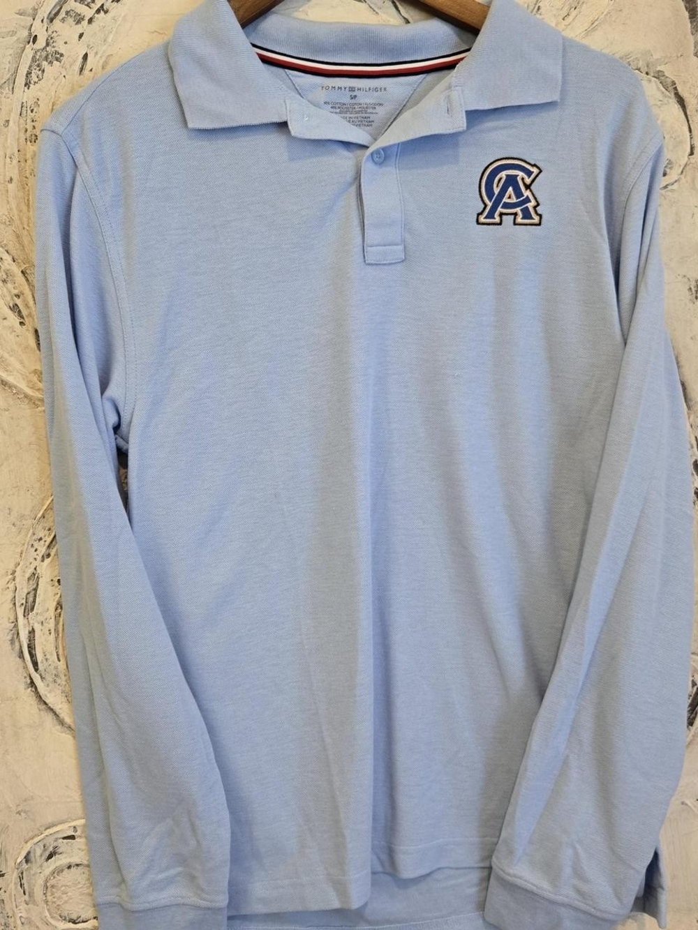 Tommy Hilfiger Men’s Sky Blue Long-Sleeve Polo with Chest Patch